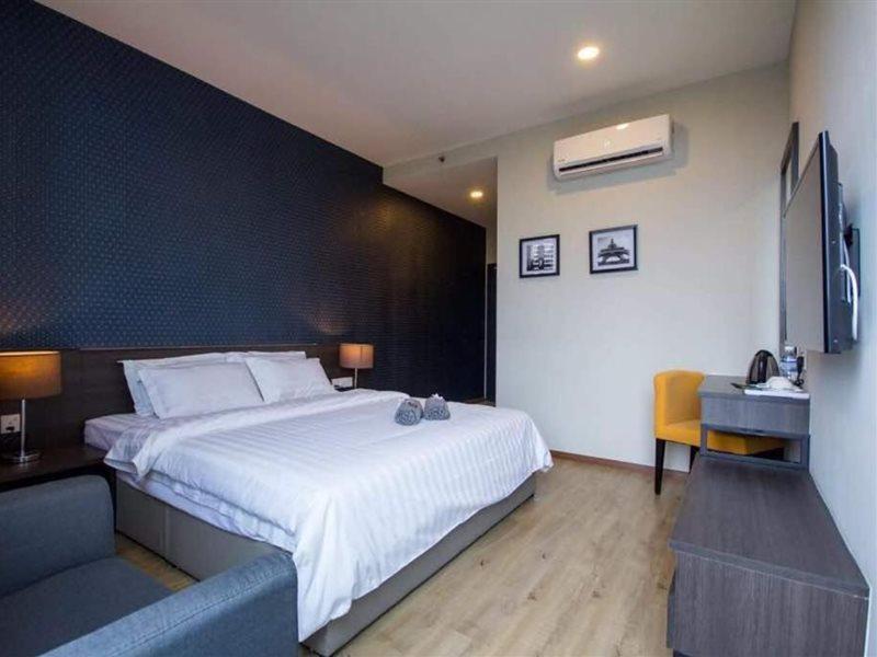 Omg Hotel Simpang Ampat  Экстерьер фото